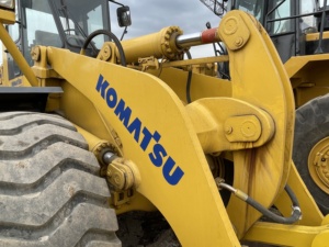 Chargeuse sur pneus Komatsu WA420 WA380 WA300 Jaune, équipement de construction robuste, chargeuse frontale avec gros pneus - Product Image 4