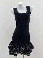 Robe en maille ajustée à col carré sans manches, avec rivets et volants à la taille, nouvelle collection 2026, sept couleurs