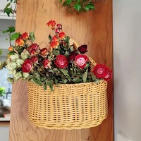 Panier suspendu en plastique tressé à la main de style pastoral pour cuisine et salle de bain, support décoratif pour fleurs, ustensiles, cuillères et baguettes