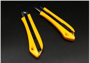 Couteau utilitaire rétractable automatique en plastique de 18 mm, outil de coupe manuel économique pour usage DIY, personnalisable OEM - Product Image 2