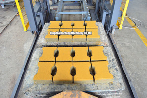 QT4-18 Automatische Pflasterstein-Maschine Mini-Ziegelherstellungsmaschine Weiße Sand-Breeze-Block-Herstellungsmaschine - Product Image 6