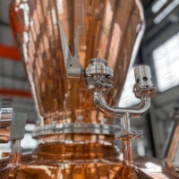 Pot de gin en cuivre certifié CE 1400L toujours Alambique Destilador nouvel état machine à distiller les alcools équipement de distillerie