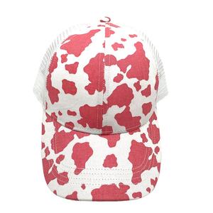 Casquette de baseball personnalisée pour femme, motif vache noire, avec porte-queue de cheval, effet vieilli, design respirant, dos en maille imperméable, style sportif et urbain - Product Image 5