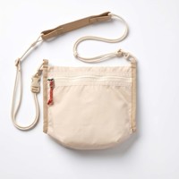 Sac bandoulière léger 2L avec logo personnalisé, en nylon Ripstop 330D 100% recyclé, indispensable au quotidien pour les voyages et les trajets
