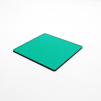 Plaque solide en polycarbonate au design moderne avec protection UV, durable et garantie 10 ans pour la toiture des piscines d'hôtels