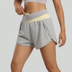 Shorts de sport pour femmes à taille croisée double couche, séchage rapide, poches latérales, extensibles, pour entraînement, jogging, cyclisme, yoga - Vente en gros - Product Image 2