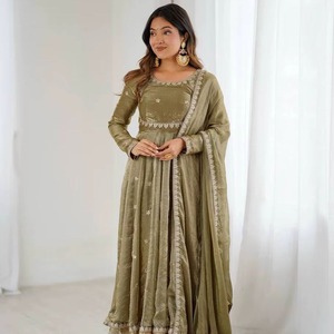 Oferta Especial: Vestido de Fiesta de Seda Fandy con Bordado de Lentejuelas Pesadas, Dupatta y Conjunto de Pantalón Listo para Usar, Venta al por Mayor - Product Image 1