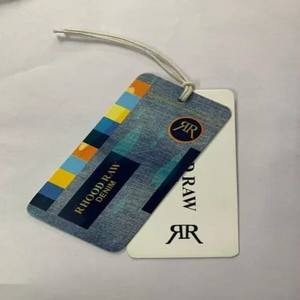 Etiquetas Colgantes Personalizadas para Marcas de Moda, Papel de Alta Densidad con Cordón, Impresión de Detalles del Producto, Precio y Logotipo para Prendas de Vestir - Product Image 1