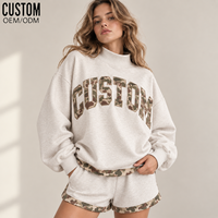Ensemble short et sweat-shirt oversize à col montant pour femme, motif camouflage, lettres appliquées, patchwork, bordure côtelée, logo brodé, design streetwear