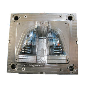 Lente de lámpara automotriz Taizhou moldeado de luz de coche/moldeado de iluminación de cabeza automática/fábrica de moldes de faros de coche - Product Image 1