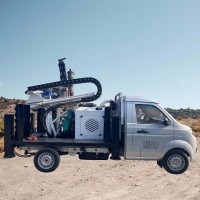 Foreuse de puits d'eau montée sur camionnette haute performance pour la construction de forages ruraux