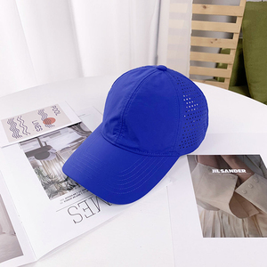 Nuevo Tipo de gorra de camión de algodón sólido informal para mujeres y hombres, gorra de béisbol de verano en blanco y negro, gorra Snapback de malla fresca para papá - Product Image 4
