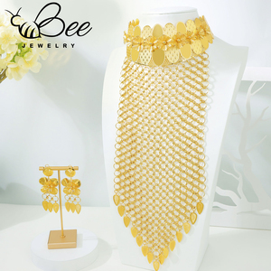 Conjunto de collar y aretes largos de aleación hipoalergénica chapada en oro de 24k a prueba de agua, estilo indio, joyería nupcial de Dubái. - Product Image 1