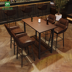 كراسي بار عتيقة بمقاعد جلدية وإطارات معدنية مناسبة للمقاهي والمطاعم والحانات، أثاث تجاري بالجملة - Product Image 4