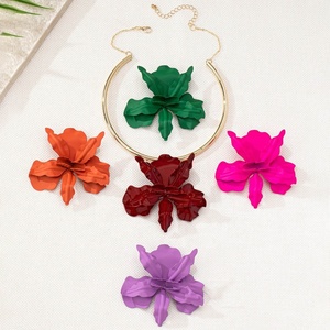 Street Style Frauen Bunte Blumen Chunky Halskette Urlaub Mode Große Blume Choker Halskette - Product Image 1