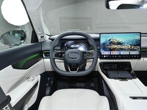 Lynk & Co 07 EM-P 2026, Sedán Mediano Híbrido Enchufable Ultra H7 de Largo Alcance (126 km) - Product Image 4