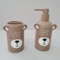 Ensemble de salle de bain fantaisie en résine pour enfants, motif ours mignon, deux pièces : distributeur de savon et porte-brosse à dents, décoration pour la salle de bain des enfants, distributeur de lotion