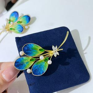 Broche en forme de plume de paon multi-perles d'automne, fleur de poitrine en Akoya d'eau de mer, artisanat en velours, décoration de poitrine - Product Image 2