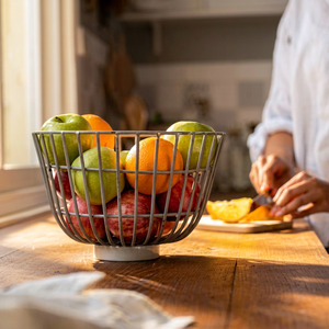 Panier de rangement rond en métal durable pour cuisine, design minimaliste, type sur pied - Product Image 1