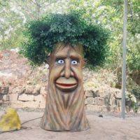 Parc d'attractions drôle Artificial Animatronic Lifelike Talking Tree à vendre