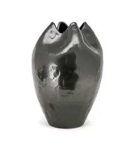 High quality creative Petals shape black luxury ceramic vase with metal glazed for table decor