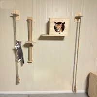 Arbre à chat mural moderne en bois massif - Édition Noël avec griffoir réglable en hauteur, maison et lit pour chat, jouets interactifs