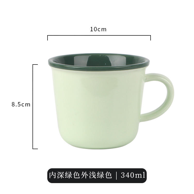 ด้านในสีเขียวเข้ม ด้านนอกสีเขียวอ่อน