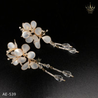 AFLODY Offre Spéciale usine en gros bijoux personnalisés fleurs avec des couleurs indien et dubaï boucles d'oreilles douche nuptiale accessoires de cheveux