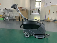 Offre Spéciale Brosse de nettoyage automatique frottant la mini promenade électrique derrière la machine d'épurateur de plancher