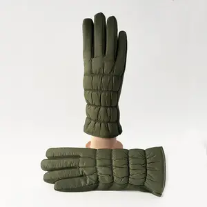 BSCI Manufacturer Cozy And Affordable Winter Gloves With Down And Breathable Fabrics