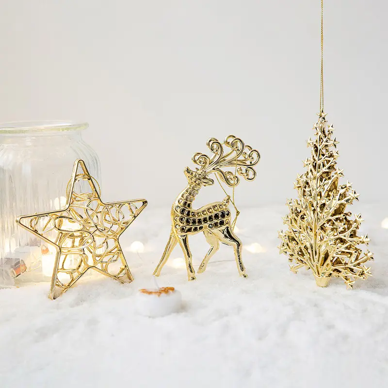 クリスマスツリーの装飾プラスチックゴールドスライバー電気メッキペンダントハンギングボールトナカイスタースノーフレークシェイプホームツリーの装飾