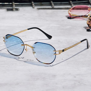 Lunettes <span class=keywords><strong>de</strong></span> <span class=keywords><strong>soleil</strong></span> unisexes <span class=keywords><strong>de</strong></span> luxe sans monture, verres polarisés et photochromiques, lunettes intelligentes tendance 2026, montures personnalisables - Product Image 1