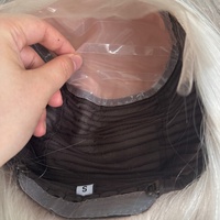 Perruque Ash Blonde de qualité médicale, entièrement nouée à la main, avec dessus en soie, adhérence en silicone, sans colle, respirante, pour l'alopécie