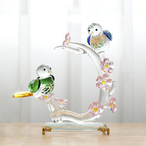 งานศิลปะตกแต่งรูปนกคู่รักคริสตัล ดีไซน์ลายดอกไม้ คริสตัลสีขาว ของตกแต่งบ้าน ขนาด 17 ซม. 23 ซม. สำหรับห้องนั่งเล่น ตู้วางทีวี ตู้เก็บไวน์ - Product Image 4
