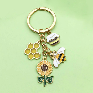 Porte-clés animalier pour femmes, adorable porte-clés en émail coloré, panda, chat, écureuil, lapin, accessoire de voiture, pendentif de sac, cadeaux pour amis - Product Image 2