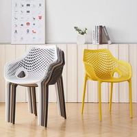 Chaises de salle à manger empilables à dossier haut en plastique à prix d'usine pour appartement, salon, bureau à domicile, usage extérieur et de loisirs