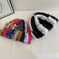 Bonnet d'hiver en crochet fait main, personnalisé, avec étiquette imprimée et patch brodé – Vente en gros