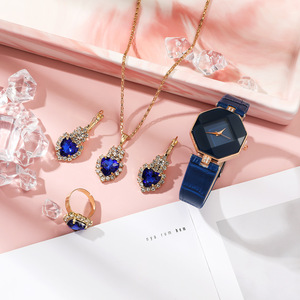 Montre à quartz simple en forme de diamant, à <span class=keywords><strong>la</strong></span> <span class=keywords><strong>mode</strong></span>, <span class=keywords><strong>tout</strong></span> avec des diamants, ensemble cadeau de 4 pièces - Product Image 2