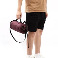 Poncho de camping imperméable et portable avec capuche, couverture isolante chaude pour la randonnée, le pique-nique et les voyages