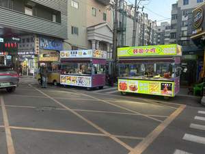 Camión de Comida Móvil Comercial de Acero Inoxidable de 5.5m, Totalmente Equipado, con Cocina para Snacks y Helados, Personalizado de Fábrica EXW - Product Image 2