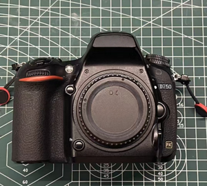 Cámara Digital D750 90% a 95% Nueva, Full Frame, Pantalla Inclinable de 3.20'', Cuerpo de Cámara d750 - Product Image 1