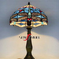 Lampe de table en verre teinté, motif libellule, soudée à la main, style vintage