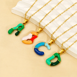 Collier Pendentif <span class=keywords><strong>Lettre</strong></span> Colorée en Acier Inoxydable Plaqué Or 18K pour Femme, Nouveau Style, en Époxy et Bulles, 26 Lettres, Vente en Gros - Product Image 2