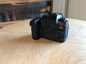 กล้อง Lumixs GH6 ของแท้แบบขายส่ง ตัวกล้องไมโครโฟร์ธีดส์ กล้องมิเรอร์เลส - Product Image 1