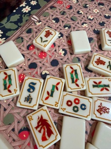 Ensemble de Mahjong de Luxe Ava Factory, Tuiles de Mahjong Américaines en Acrylique Gravées sur Mesure, Lapin Blanc, pour Soirée de Jeu en Famille, Cadeau de Fêtes - Product Image 3