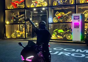 Excelente Máquina de Limpieza y Desodorización de Cascos con Esterilización de Espectro Completo para el Mantenimiento de la Higiene de Cascos de Motocicleta - Product Image 4