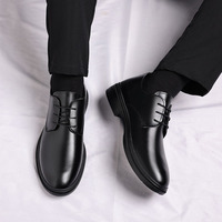 Chaussures habillées de luxe pour hommes avec logo personnalisé, basses, en cuir PU noir, respirantes, souples, imperméables, semelle antidérapante en PVC, pour affaires et marche