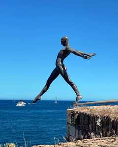 La escultura de bronce de la "Spigolatrice Di <span class=keywords><strong>Sapri</strong></span>" en <span class=keywords><strong>Sapri</strong></span>, Italia - Product Image 4