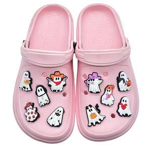 Breloques de chaussures unisexes en PVC souple 2D, série Halloween, fantôme <span class=keywords><strong>blanc</strong></span>, boucles amovibles pour sabots de jardin, attaches décoratives DIY - Product Image 2