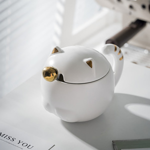 Mug en céramique mignon en forme de chat avec couvercle et cuillère, ensemble de trois pièces pour café, thé, boissons, cadeau - Product Image 1